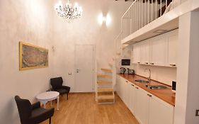 Izzhome City Center Cozy